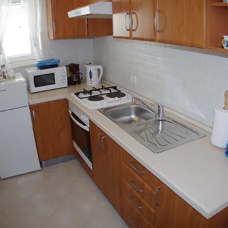Quaint In With Garden شقة بولا